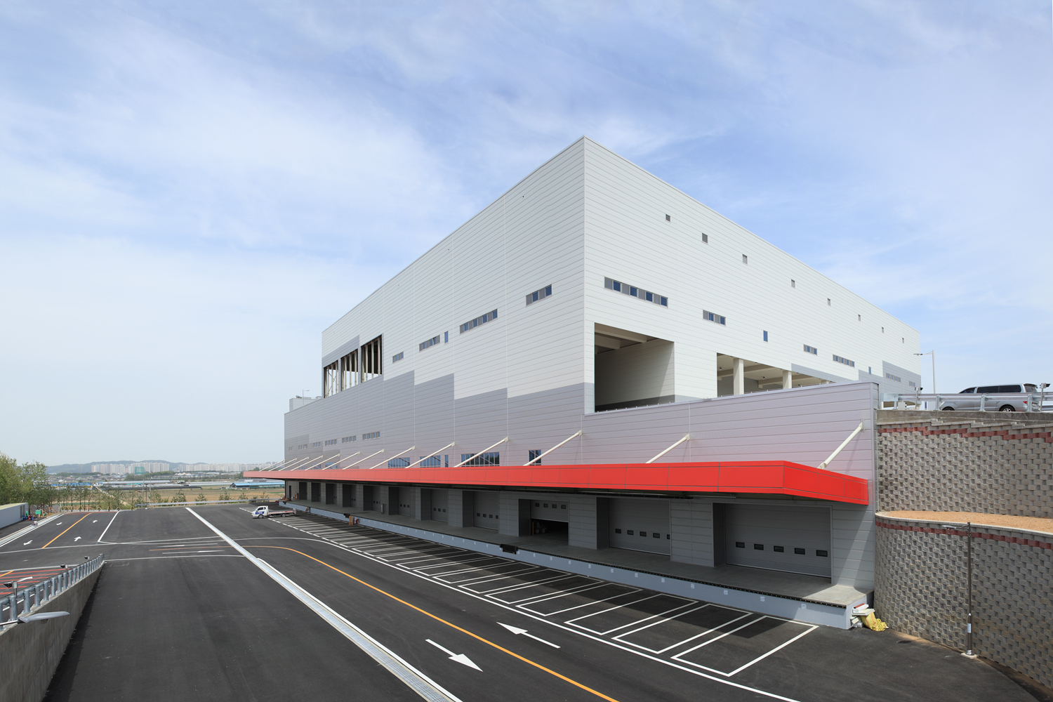 GONGGAN LOGISTICS전경(1층 ).jpg